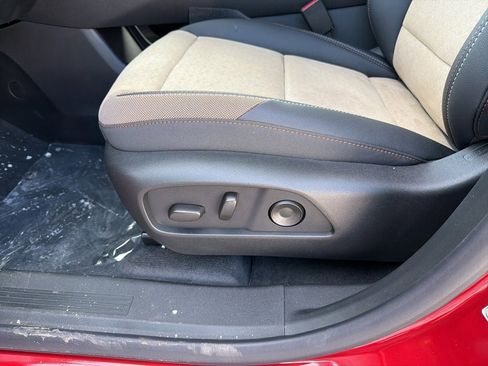 New 2026 Chevrolet Equinox ACTIV w/ Convenience Package III image 17