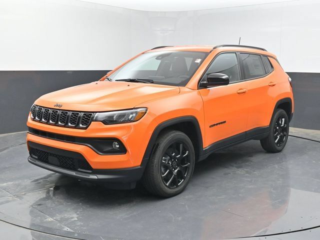 Used 2026 Jeep Compass Latitude AWD/4WD image 2
