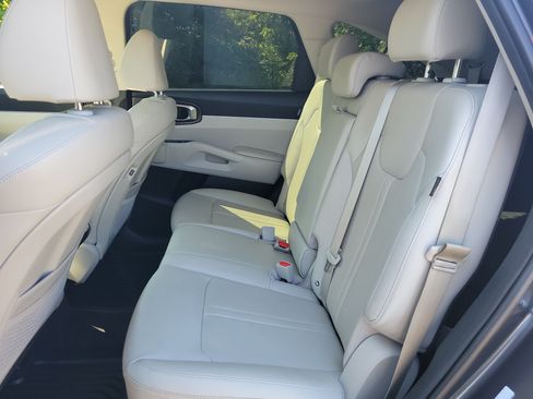 Used 2024 Kia Sorento S w/ Panoramic Sunroof Package AWD/4WD image 16
