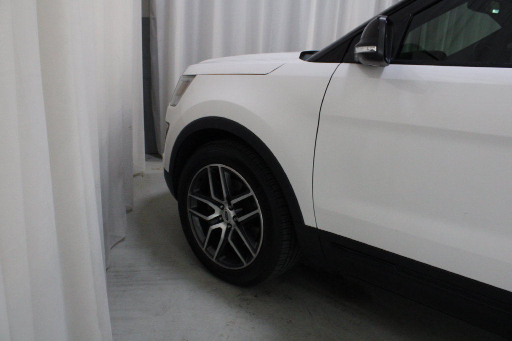 Used 2017 Ford Explorer Sport w/ Equipment Group 401A AWD/4WD image 31