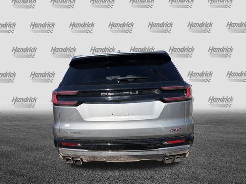 Used 2024 GMC Acadia Denali image 9
