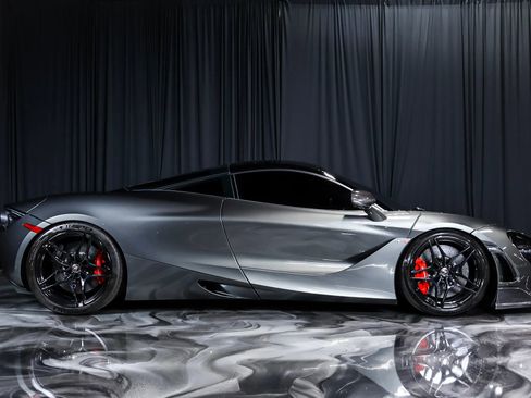 Used 2018 McLaren 720S Luxury RWD image 2
