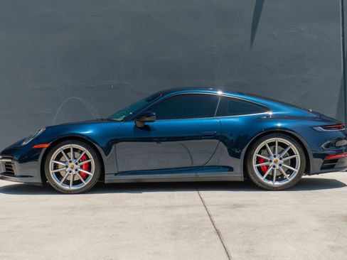 Used 2020 Porsche 911 Carrera S RWD image 2