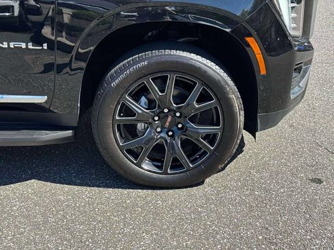 Used 2026 GMC Yukon XL Denali w/ Advanced Technology Package AWD/4WD image 9