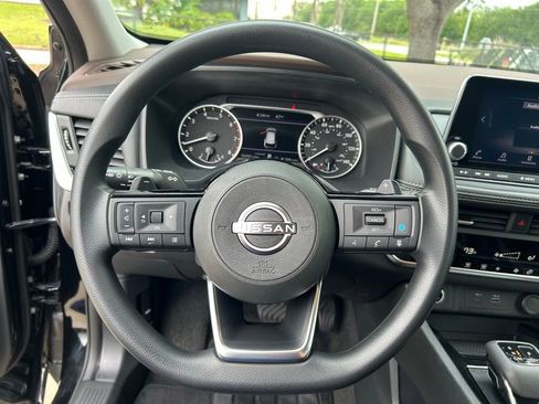 Used 2023 Nissan Rogue SV FWD image 15