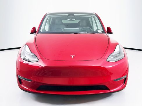 Used 2023 Tesla Model Y Long Range image 2