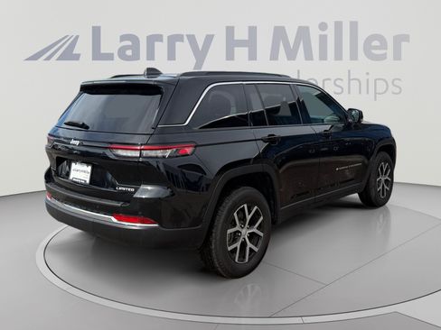 Used 2024 Jeep Grand Cherokee Limited RWD image 5