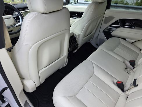 Used 2024 Land Rover Range Rover SE image 16