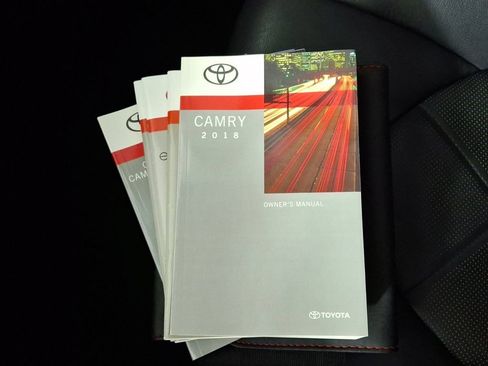 Used 2018 Toyota Camry XLE image 26