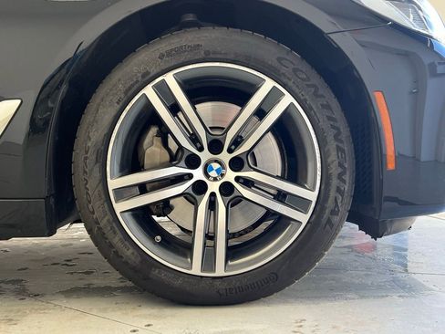 Certified 2023 BMW 530i w/ Premium Package RWD image 5