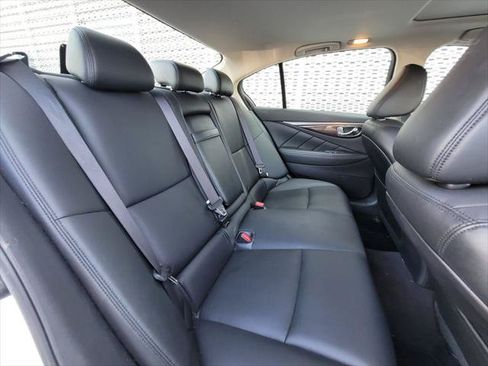 Used 2019 INFINITI Q50 Luxe w/ Essential Package (3.0T Luxe) AWD/4WD image 21