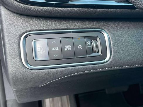 Certified 2026 Buick Enclave Sport Touring w/ Power Package FWD image 31