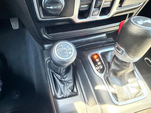 Used 2024 Jeep Wrangler Unlimited w/ Convenience Group AWD/4WD image 65