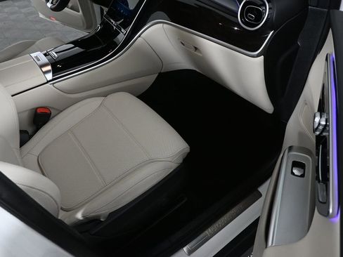 Used 2026 Mercedes-Benz GLC 300 image 21