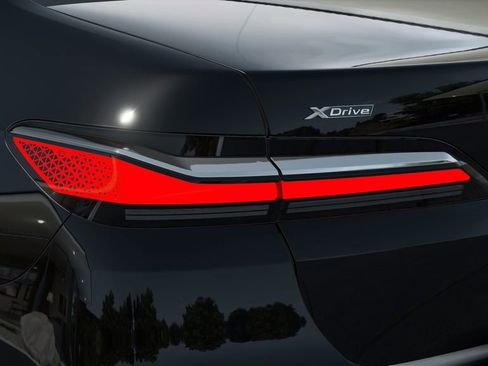 New 2026 BMW 750e xDrive AWD/4WD image 8