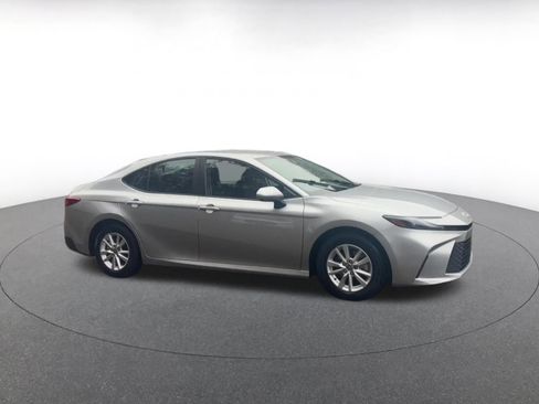 Used 2025 Toyota Camry LE image 2