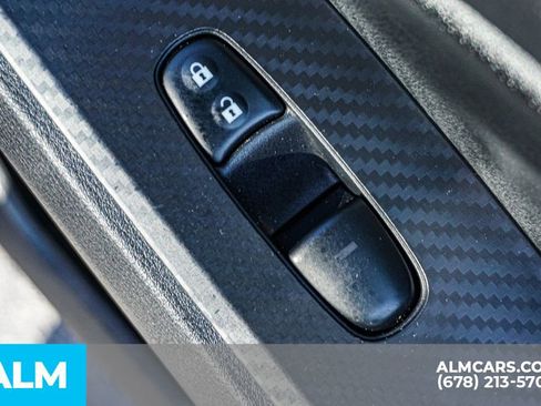 Used 2025 Nissan Altima 2.5 SV FWD image 51