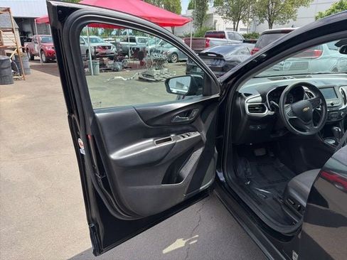 Used 2018 Chevrolet Equinox LT FWD image 9