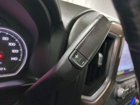 Used 2019 Chevrolet Silverado 1500 High Country w/ Technology Package image 40