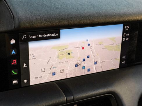 Used 2021 Porsche Taycan image 24