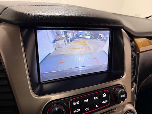 Used 2015 GMC Yukon Denali w/ Touring Package AWD/4WD image 10