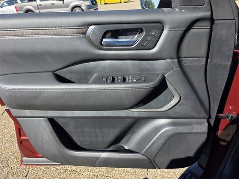 New 2026 Nissan Armada SL w/ Captain's Chari Seat Package image 17