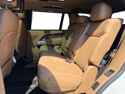 New 2026 Land Rover Range Rover Long Wheelbase SE AWD/4WD image 16