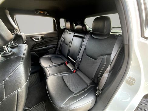 Used 2024 Jeep Compass Latitude w/ Convenience Group AWD/4WD image 22