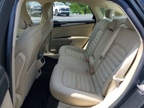 Used 2015 Ford Fusion SE FWD image 27
