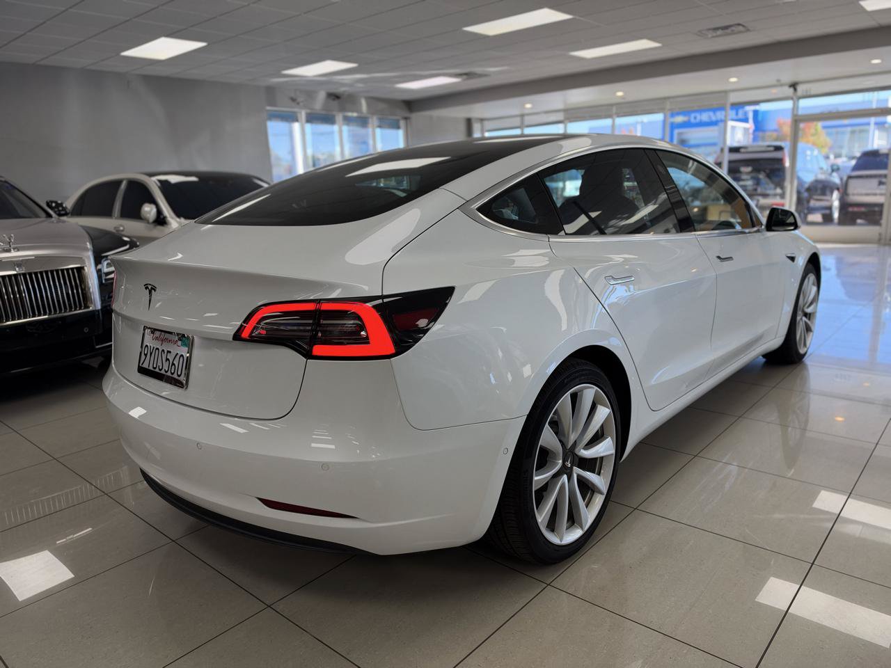 Used 2018 Tesla Model 3 Long Range RWD image 2