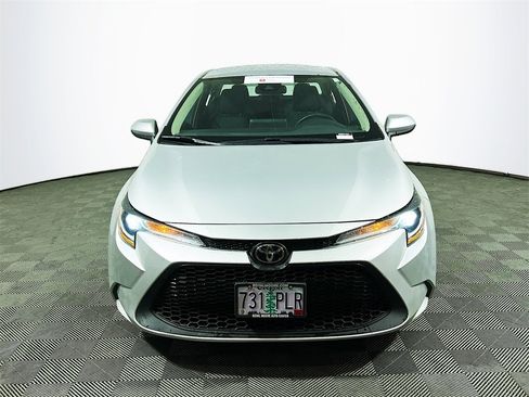 Certified 2021 Toyota Corolla LE image 3