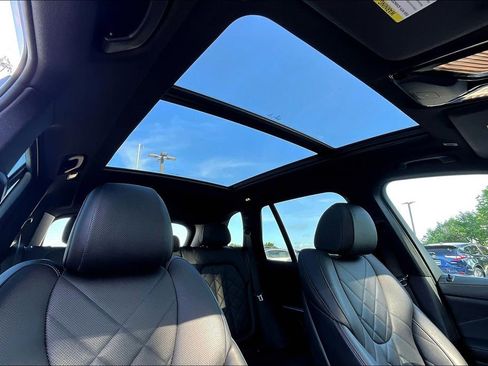 Used 2023 BMW X5 xDrive45e image 23