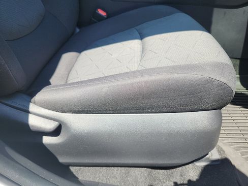 Used 2021 Toyota RAV4 XLE w/ Convenience Package AWD/4WD image 34