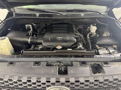 Used 2019 Toyota Tundra SR5 w/ SR5 Upgrade Package image 11