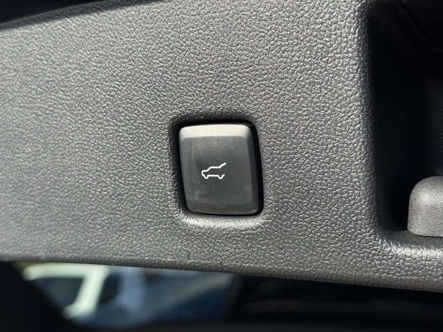 Used 2020 Ford Escape Titanium AWD/4WD image 11