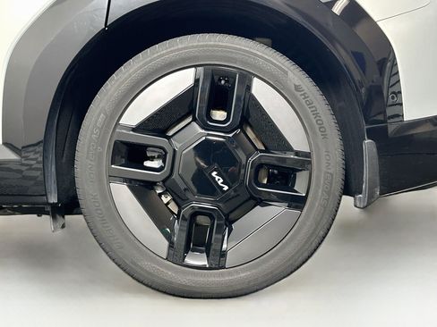 Used 2024 Kia EV9 GT-Line AWD/4WD image 11