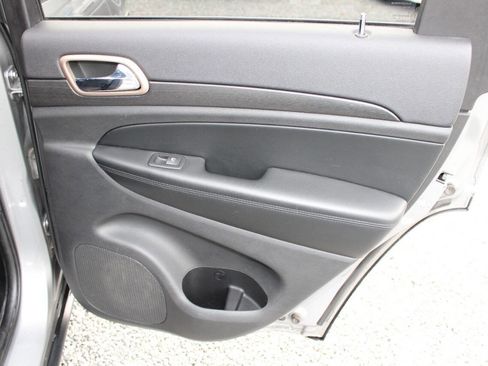 Used 2017 Jeep Grand Cherokee Laredo w/ Quick Order Package 23E image 22