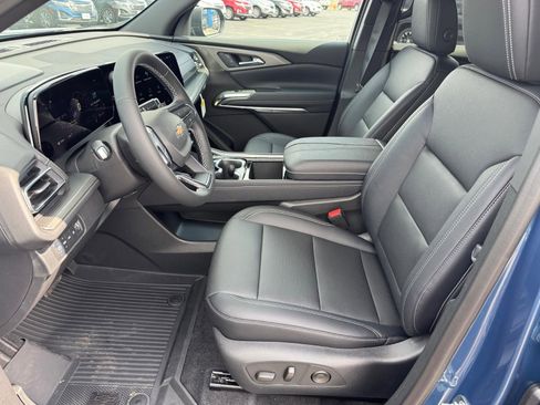 New 2026 Chevrolet Traverse LT w/ Driver Confidence Package AWD/4WD image 4