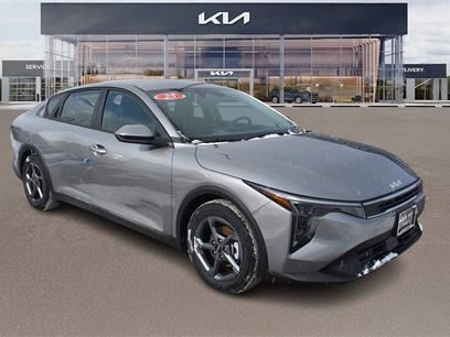 New 2025 Kia K4 LXS