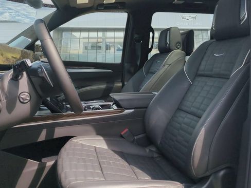 Used 2026 Cadillac Escalade ESV Platinum Sport w/ LPO, Floor Liner Package AWD/4WD image 13