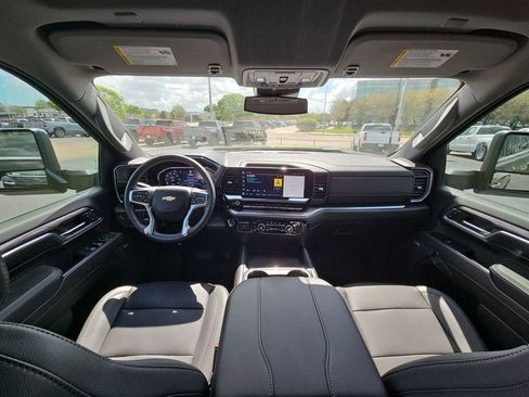 Certified 2024 Chevrolet Silverado 2500 LTZ w/ LTZ Convenience Package AWD/4WD image 10