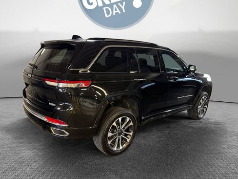 Used 2023 Jeep Grand Cherokee Overland AWD/4WD image 3