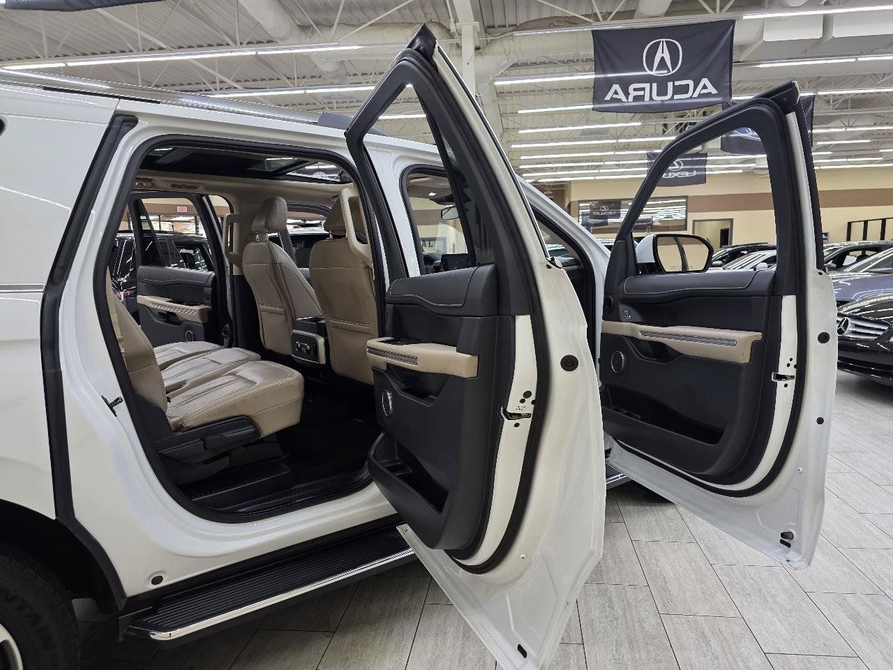 Used 2023 Ford Expedition Max Limited RWD image 17