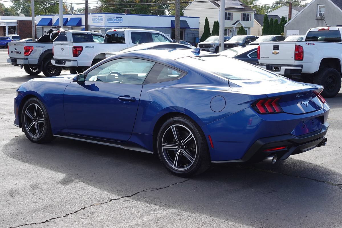 Used 2024 Ford Mustang Coupe RWD image 2
