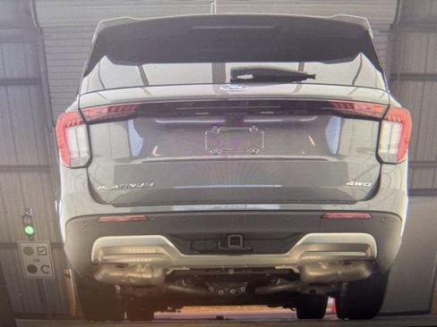 Used 2025 Ford Explorer Platinum w/ LUX Leather Package image 11