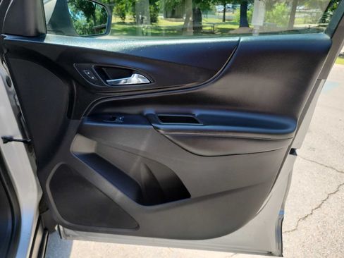 Used 2018 Chevrolet Equinox Premier FWD image 34