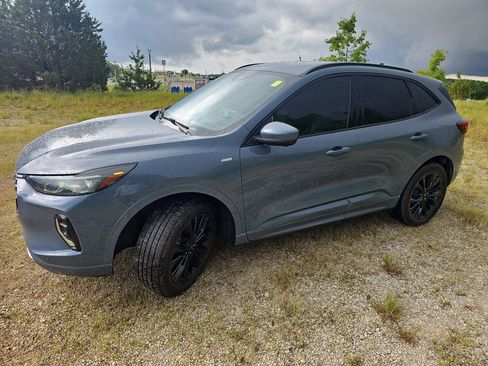 Used 2023 Ford Escape ST-Line Elite w/ Premium Technology Package AWD/4WD image 8