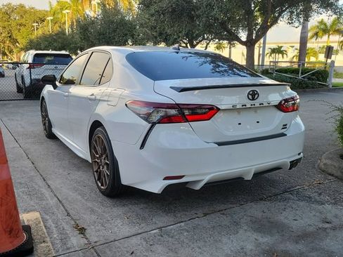 Used 2023 Toyota Camry SE AWD/4WD image 3