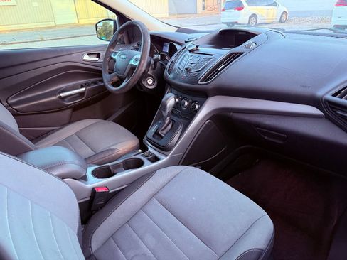 Used 2015 Ford Escape SE AWD/4WD image 3
