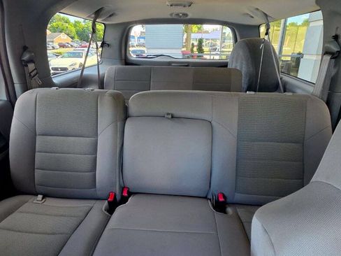 Used 2005 Ford Excursion XLT AWD/4WD image 18